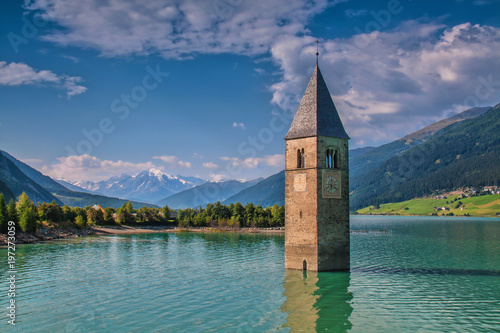 Kirchturm im Reschensee, Italien