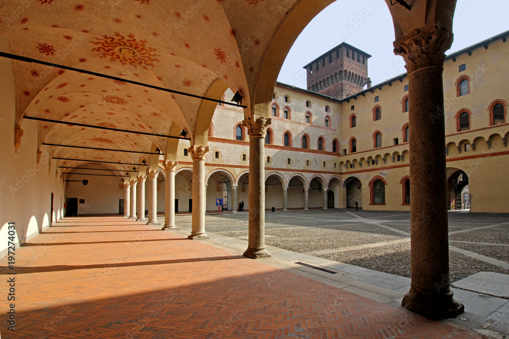 portico del Cortile della Rocchetta; Milano, Castello Sforzesco Stock ...