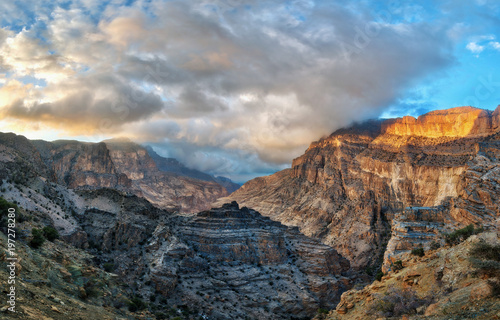 Al Hajar Mountains in Oman © Lukas