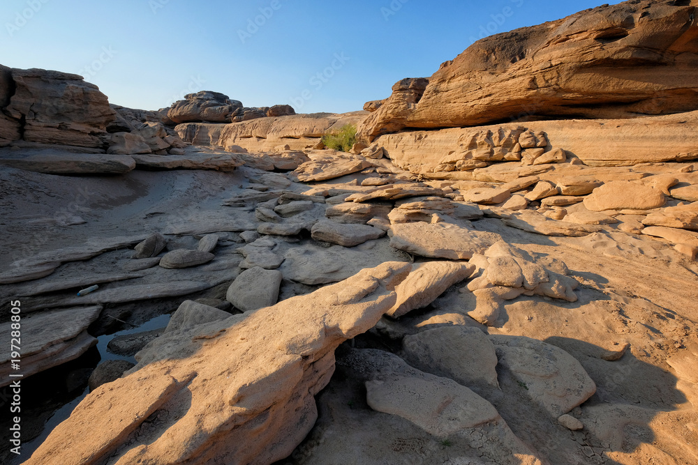  Amazing piece of nature Sam Pan Boak, the Grand Canyon of Thailand and has the biggest rock reef in the Mae Khong River.