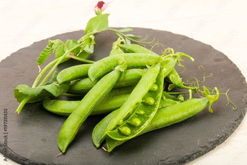 Ripe green peas