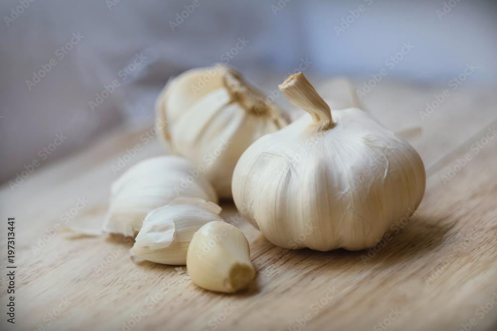 Garlic Cloves and Garlic Bulb Garlic Cloves and Garlic Bulb