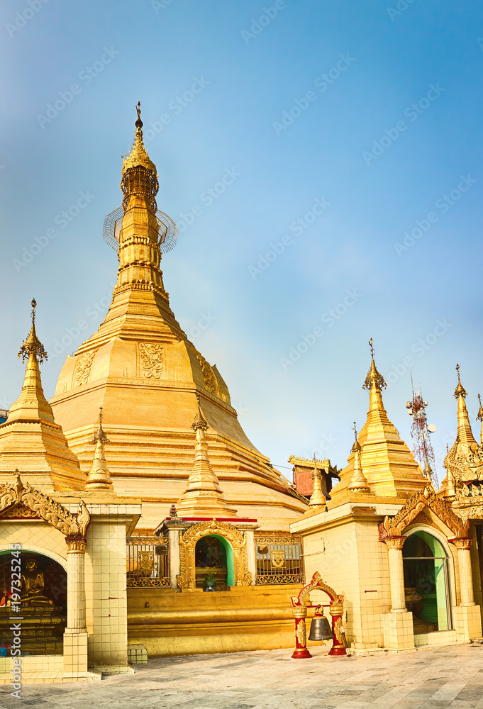 Fototapeta premium Sule Pagoda in Yangon.