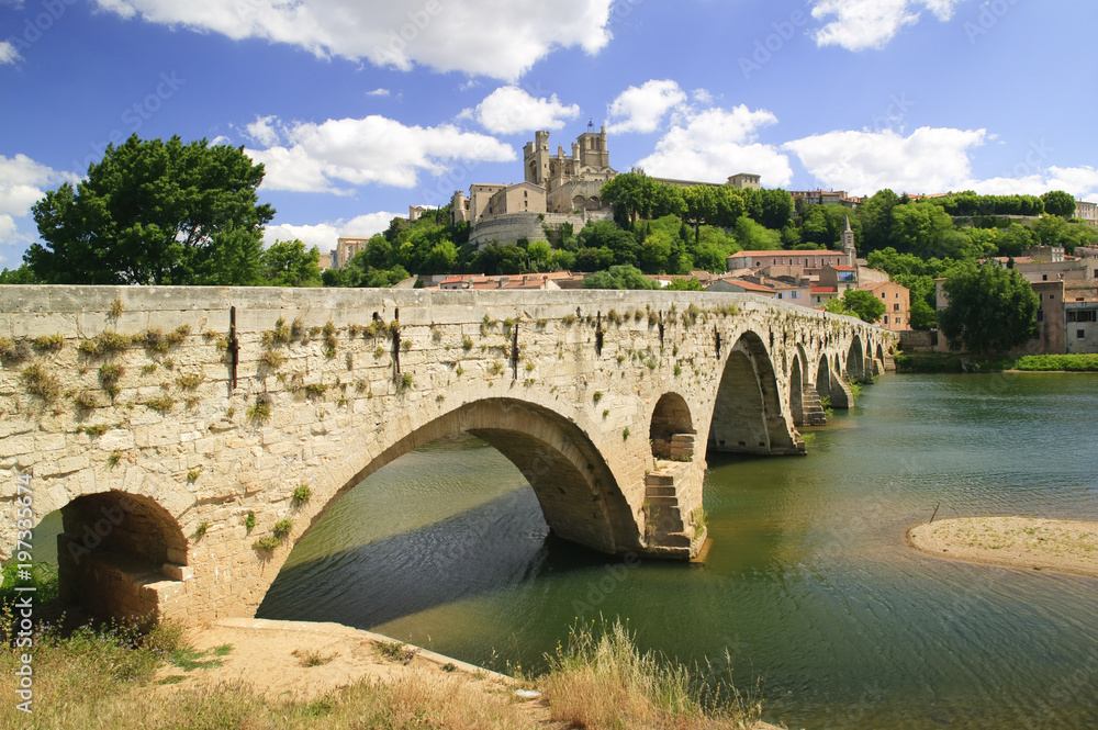 Pont Vieux River Orb Cathedrale St Nazaire Beziers Herault Languedoc Roussillon France