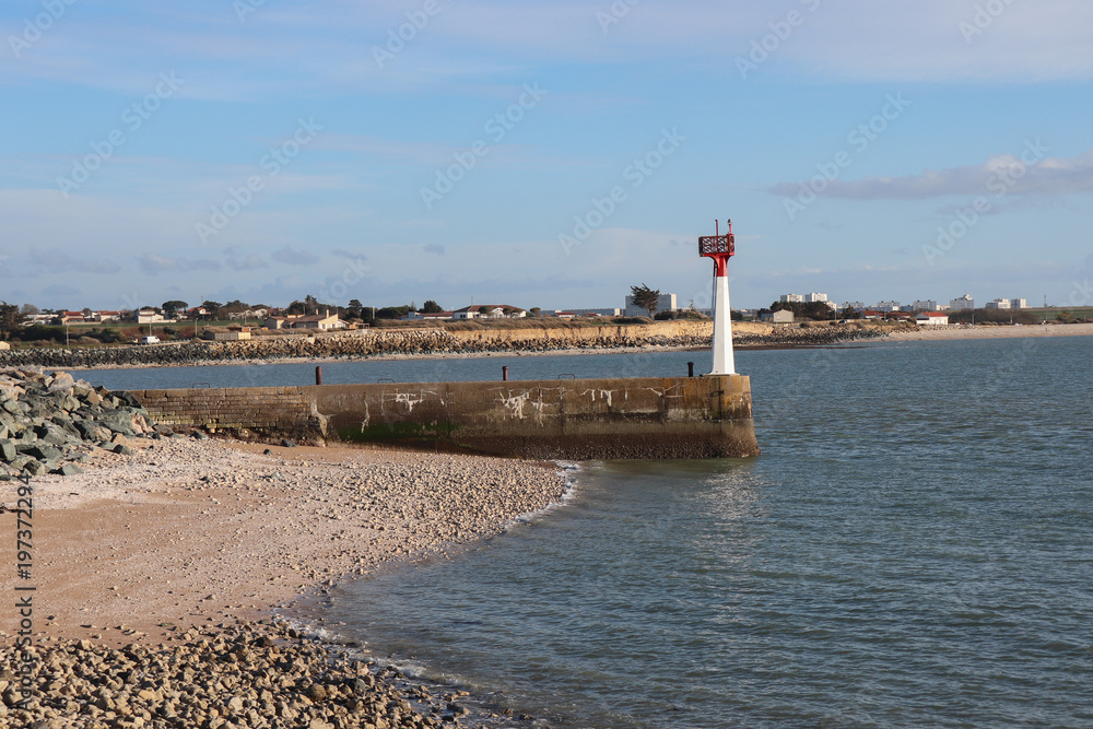 Nouvelle-Aquitaine - Charente-Maritime- L'Houmeau - Port du Plomb - Vue sur le phare