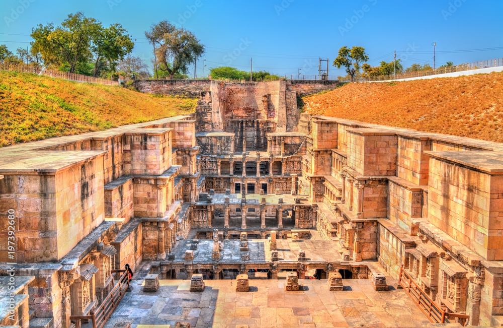 Rani ki vav, an intricately constructed stepwell in Patan - Gujarat, India - obrazy, fototapety, plakaty 
