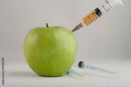 genetically modified apple