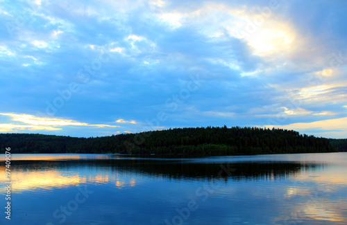 Fototapeta Naklejka Na Ścianę i Meble -  coucher de soleil sur le lac de pierre percée dans les Vosges