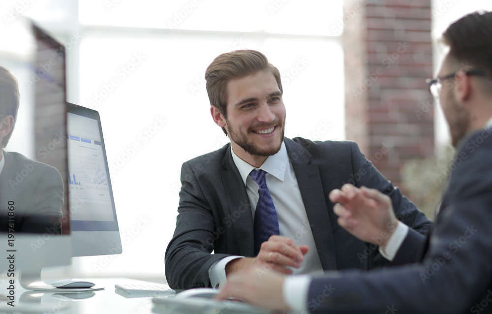Fototapeta premium two leaders having a business discussion in the office.