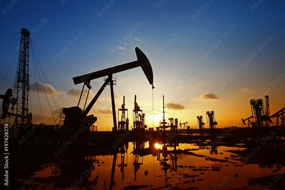 Obraz premium The oil pump, industrial equipment