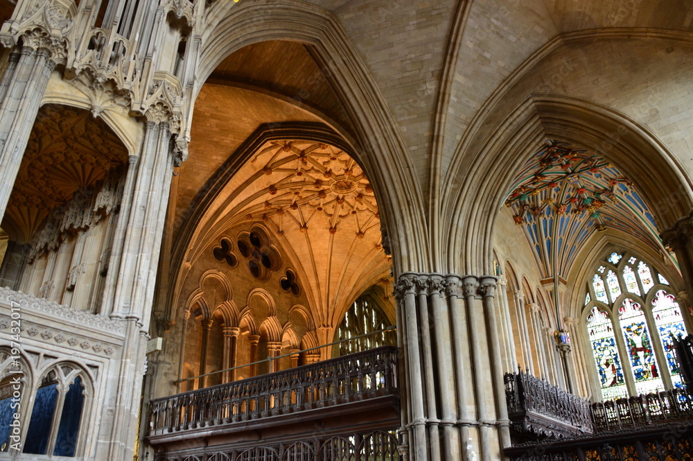 Obraz premium Winchester Cathedral with Flowers