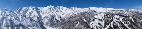 雪の北アルプス後ろ立山連峰 © Taka