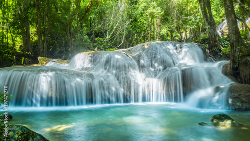 Fototapeta Naklejka Na Ścianę i Meble -  The Beautiful water fall Huay Mae Kamin in Kanjanaburi,Thailand