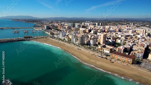 Drone en Vinaroz / Vinaros. Localidad costera de Castellon en la Comunidad Valenciana (España) junto al mar mediterraneo. Video aereo con Dron