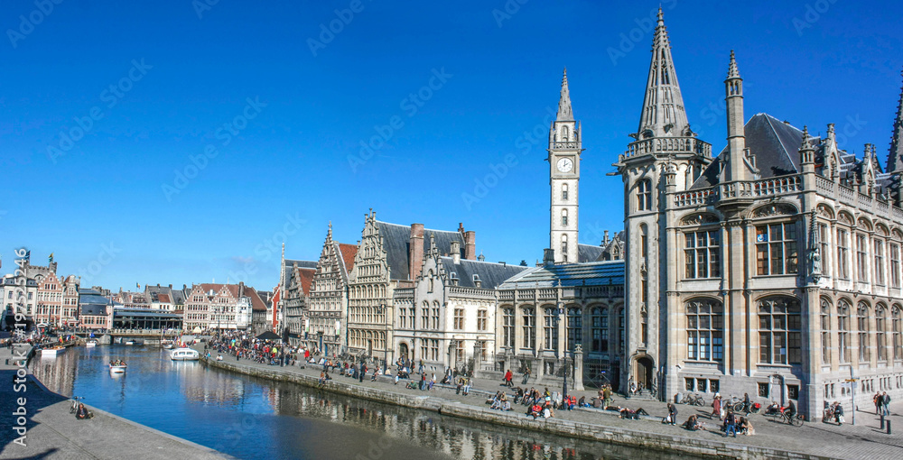 Fototapeta premium Gand (Belgique) - Quai aux herbes