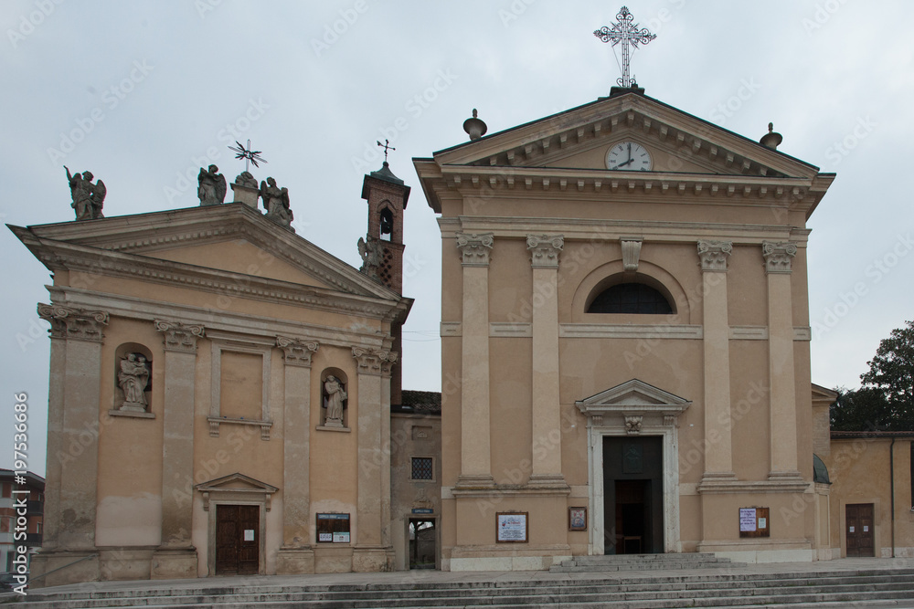 Chiesa cattolica a Zevio, Italia