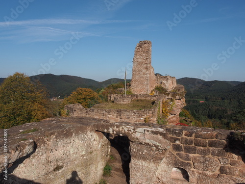 Rund um Burg Altdahn - Ruine einer Felsenburg im südlichen Pfälzerwald, dem deutschen Teil des Wasgaus
 photo