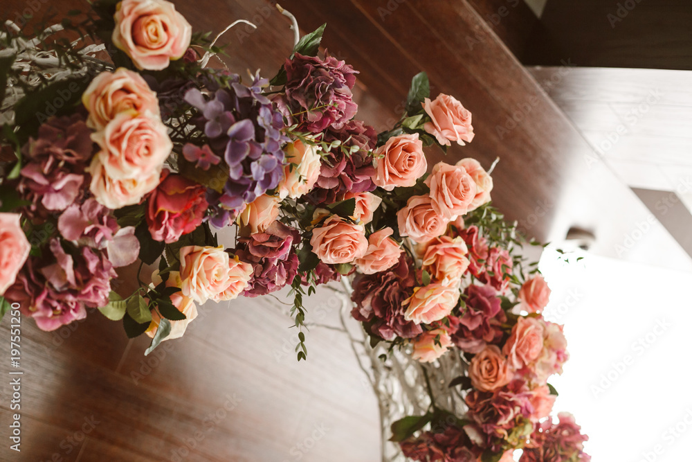 Flowers on the wedding arch