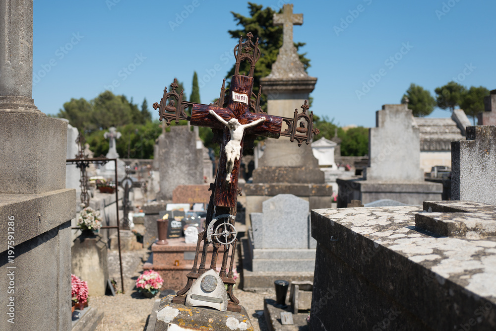 Obraz premium Carcassone - alter Friedhof und Festung