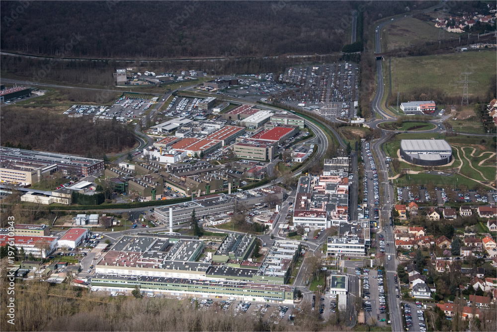 vue aérienne de la zône industrielle de Bouray-sur-Juine dans l'Essonne en France