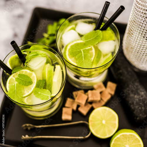 mojito cocktail alcohol bar long drink