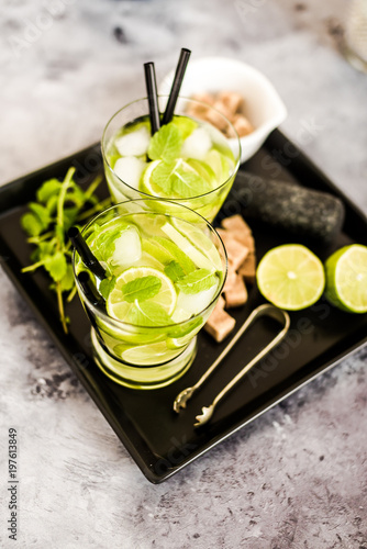 mojito cocktail alcohol bar long drink