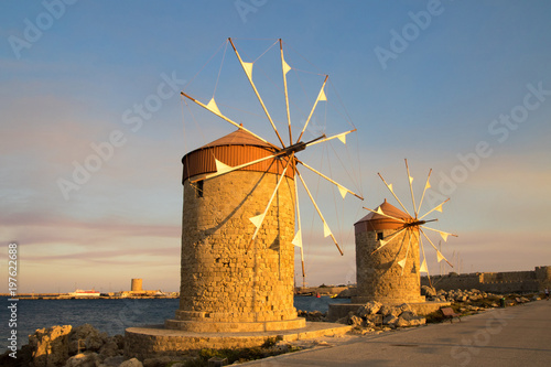 Cuadro en lienzo Two traditional windmill in Mandraki port of Rhodes,Greece