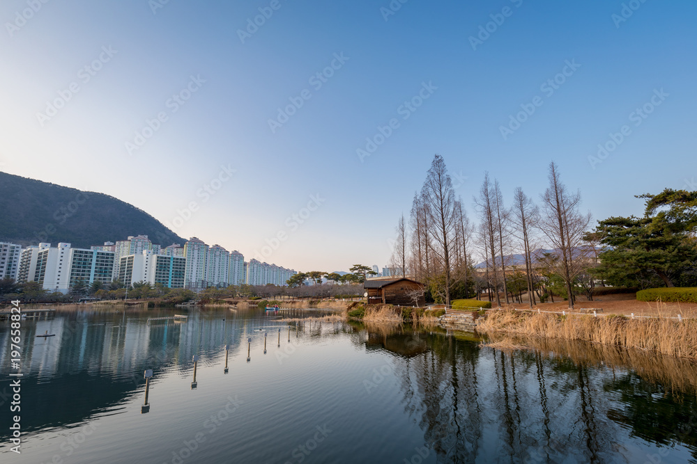 Fototapeta premium Gimhae Yeonji Park