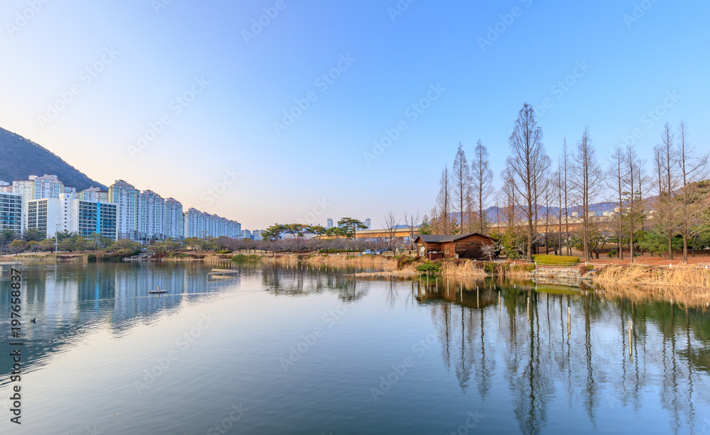 Fototapeta premium Gimhae Yeonji Park