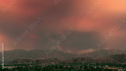 Time lapse of massive Los Angeles wildfire in 2016 photo