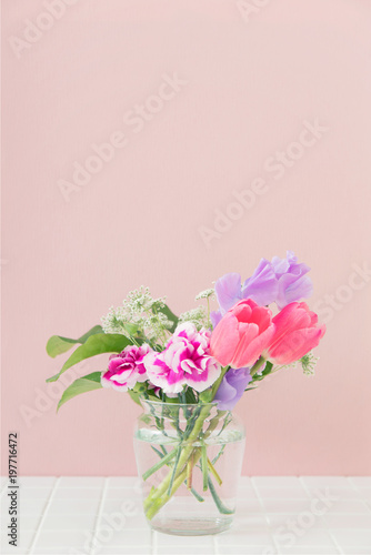 Wallpaper Mural チューリップとカトレア Torontodigital.ca