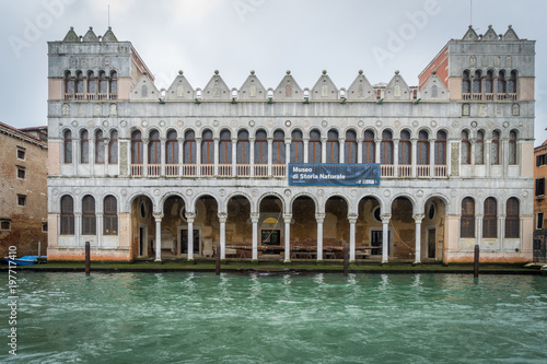 Venise, Italy - 03 12 2018: Belle façade du miuséee d'histoire naturelle de Venise, vue depuis le grand Canal de Venise