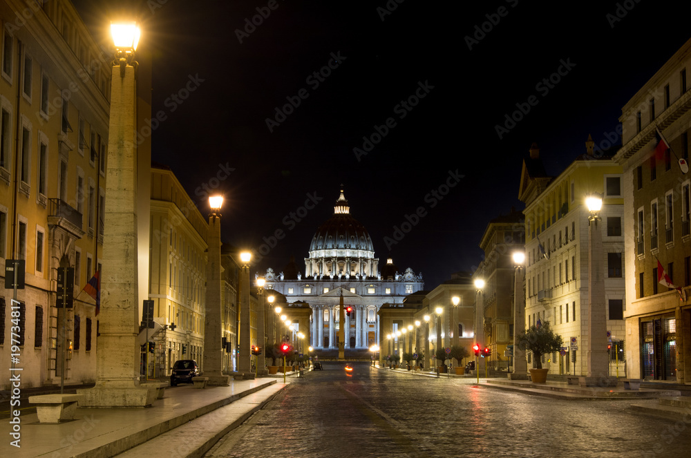 Fototapeta premium Night view at St. Peter's cathedral in Rome, Italy