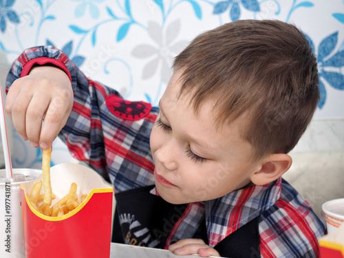 People eat fast food