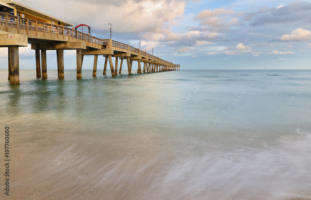 Fishing Peer at Dania Beach at Sun Set, Fort Lauderdale, Florida, USA. Fishing Peer at Dania Beach at Sun Set, Fort Lauderdale, Florida, USA.