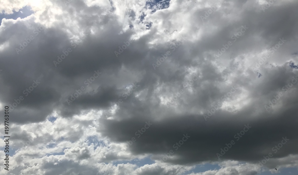 Obraz premium Cloudy sky on a bright day