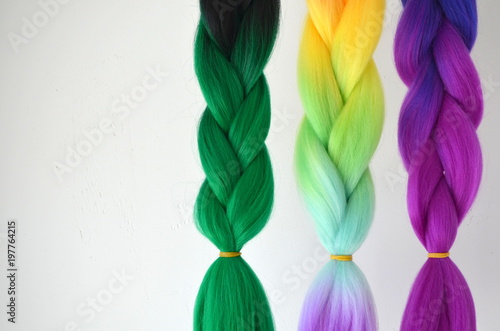 Канекалон. Цветные искуственные пряди волос. Материал для плетения косичек. photo