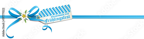 Willkommen zum Frühlingsfest - Blaue Schleife mit Edelweiß Blüte und Rauten Etikett