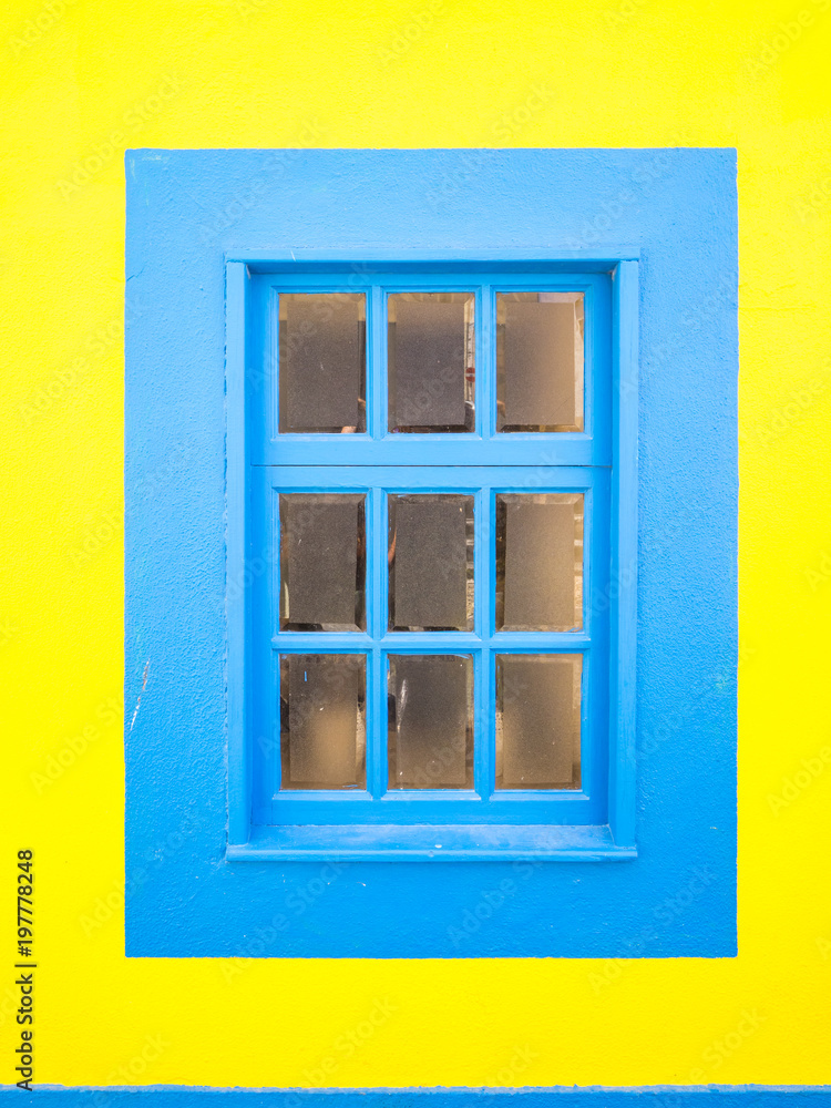 Fototapeta premium Averio colored window