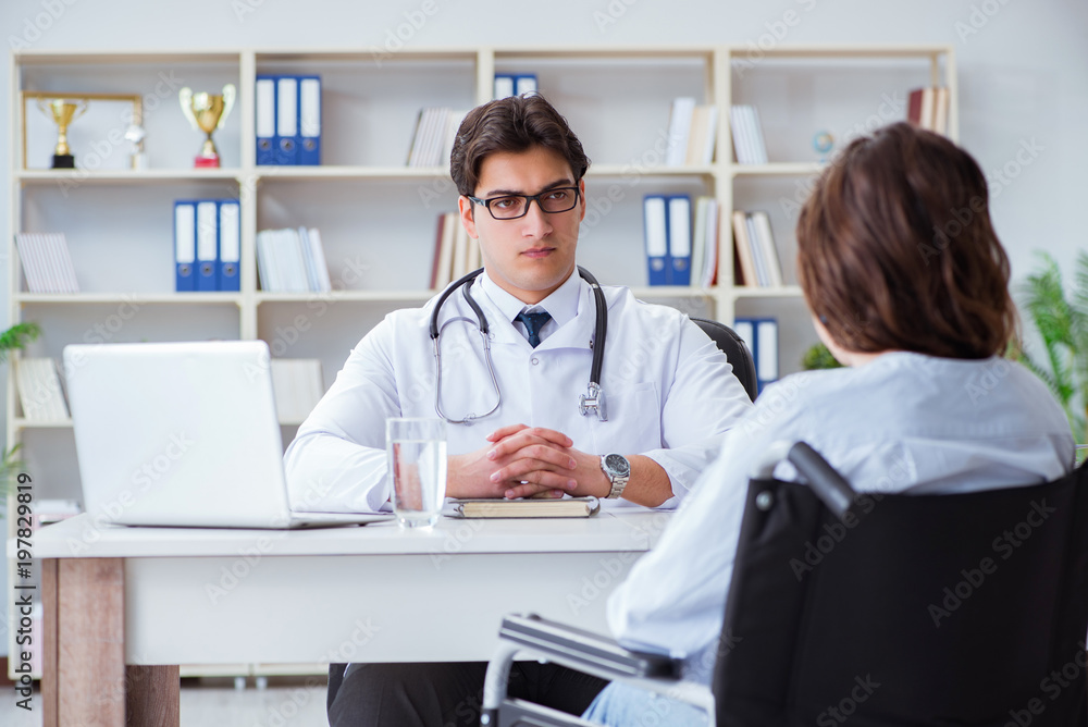 Female patient visiting male doctor for regular check-up in hosp Female patient visiting male doctor for regular check-up in hosp