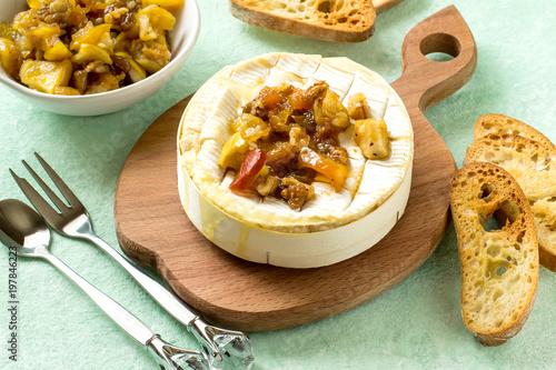 Baked camembert cheese with apple chutney