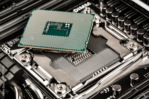 Cuadro en lienzo Modern processor and motherboard