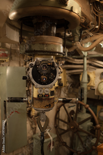 Fotografie periscope inside on old submarine