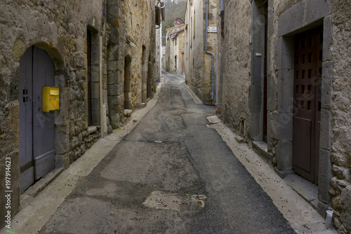 Ruelle de Champeix  63320   d  partement du Puy-de-D  me  en r  gion Auvergne-Rh  ne-Alpes  France