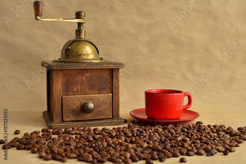 The incredible aroma of coffee, ground by an old coffee grinder, storing old recipes of the Royal drink is a real magic.