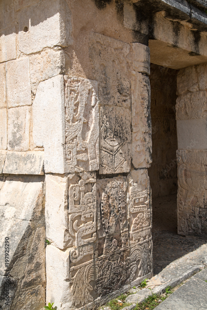 Mexico, Chichen Itzá, Yucatán. Reliefs of Mayan temples of Kukulcan El Castillo 
