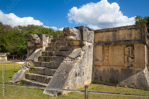 Mexico, Chichen Itzá, Yucatán. Mayan Great Ball court and Temple of Jaguar.