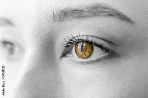 Cuadro en lienzo Closeup portrait of woman face