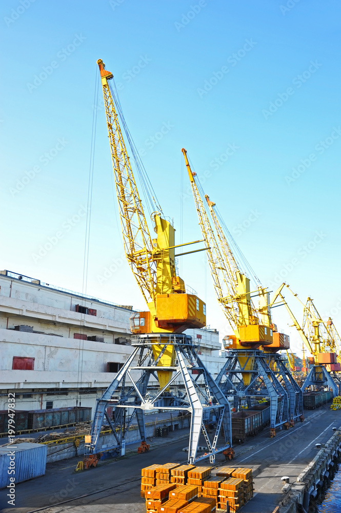 Port cargo crane, train and metal