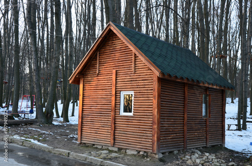  An old wooden house on the edge Старый домик лесной на опушке